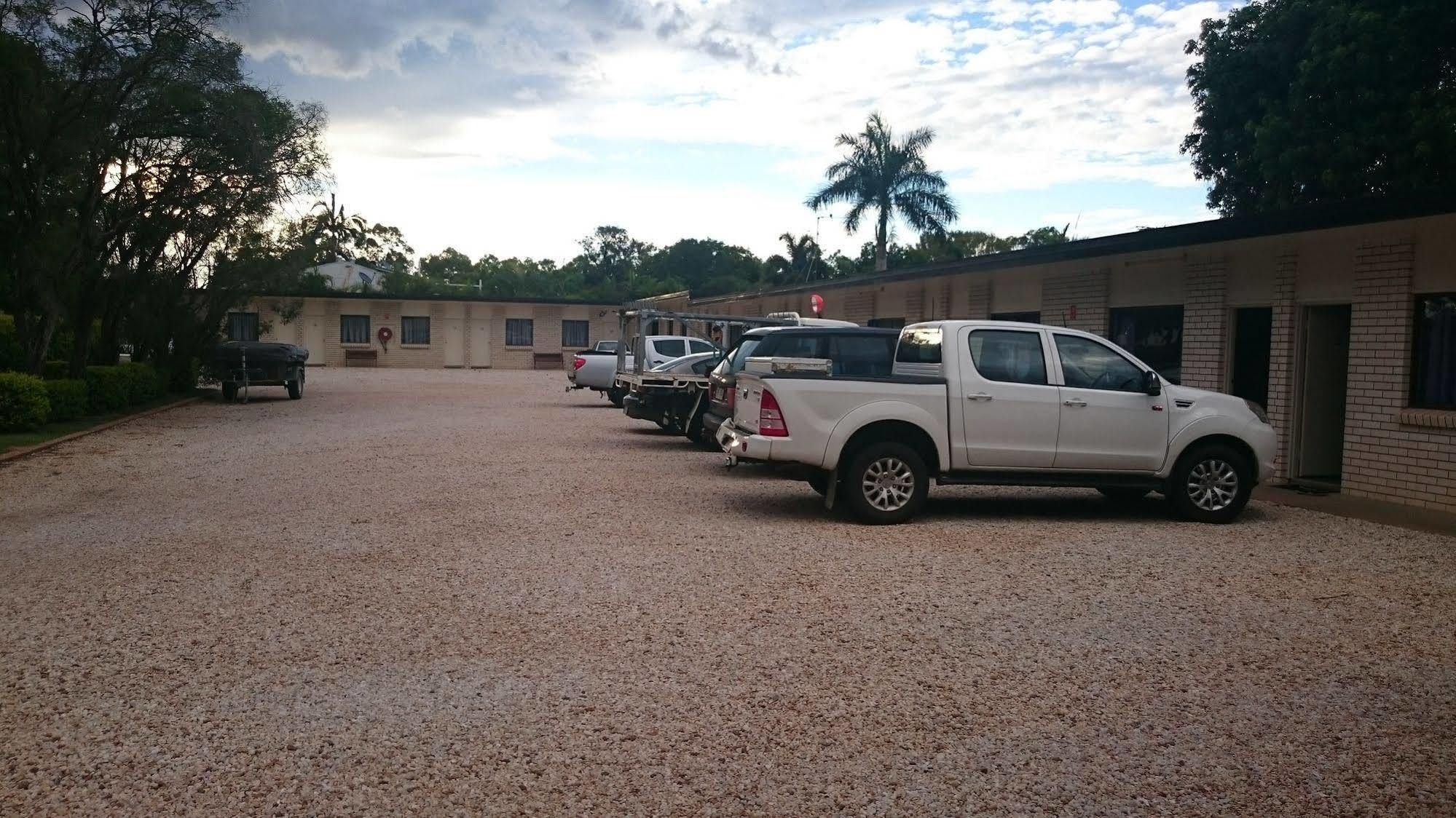 Emerald Tower Motor Inn Exterior photo